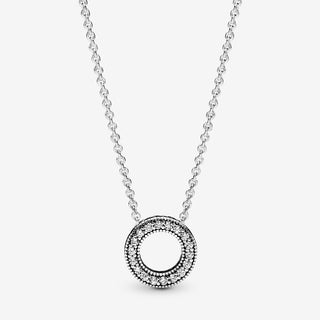 Pandora Collana con cerchio, pavé e logo Pandora