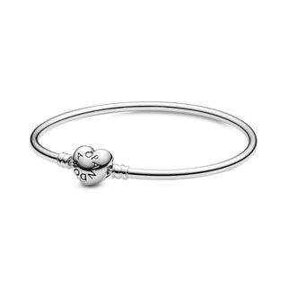 Bracciale Pandora Moments rigido con chiusura a cuore