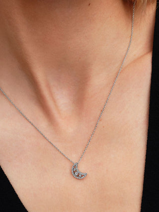 Collana Luna Crescente Luminosa