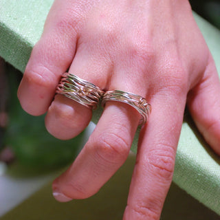 Filodellavita Classic Collection Ring, 7 Threads in 950 Silver and 9 Kt Gold Knot