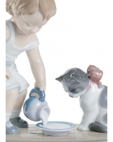 Kitty's Breakfast Time Figurine