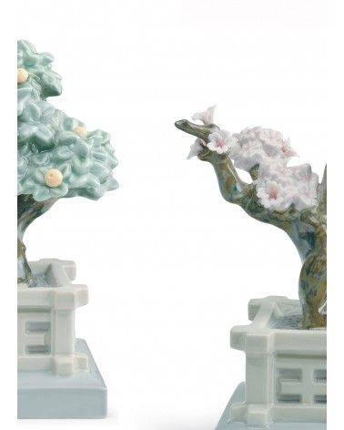 Japanese Tree Pots Figurine