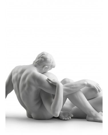 An everlasting moment Couple Sculpture