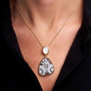 Gold Daisy Cameo Pendant