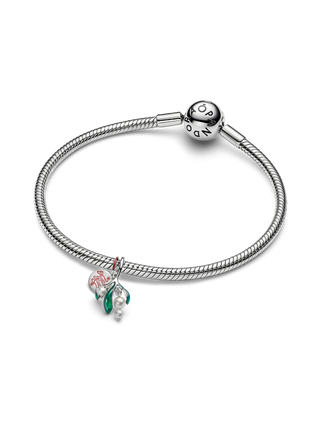 Charm Doppio Pendente Vischio con Placcatura in Platino, Perla Artificiale Laccata, Smalto Rosso e Verde