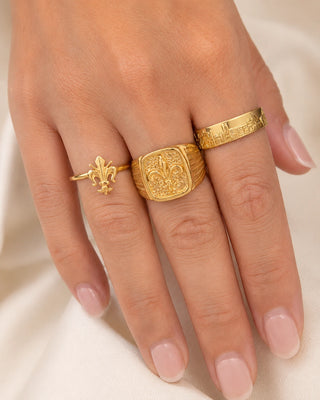Anello Chevalier Quadrato Giglio in Oro 18Kt