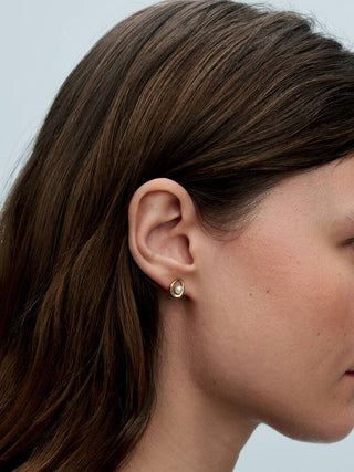 Sinuous Oval Line Earrings with Gold Water Pearl