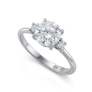 Anello 18kt Diamante Lab Grown Centrale 0,81ct con Diamantini Laterali