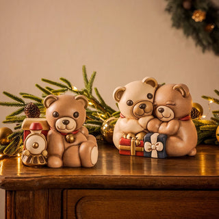 Coppia Teddy Natale con regali in ceramica Thun 18,3x11,9x15,9 cm - Armando Poggi Firenze